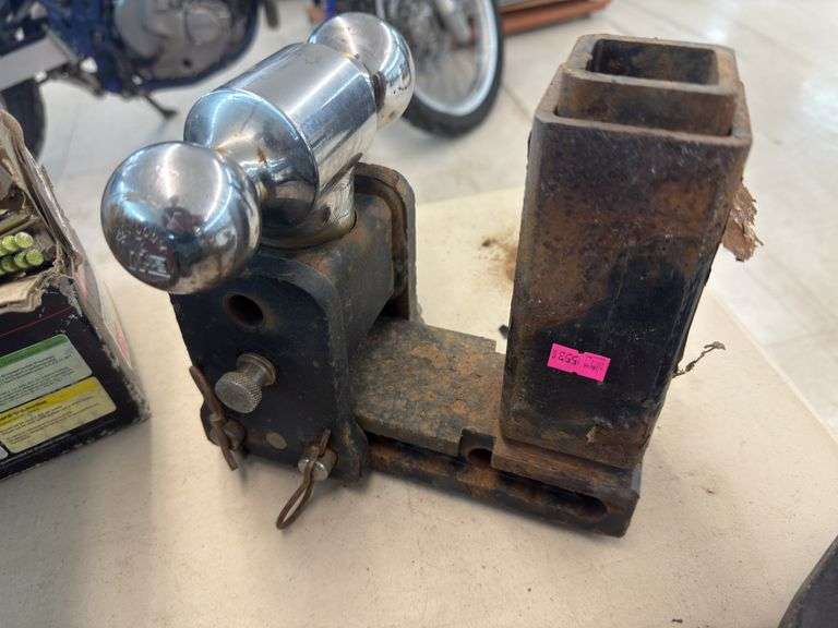 BW multi hitch w/ 2” &  2 5/16 balls image