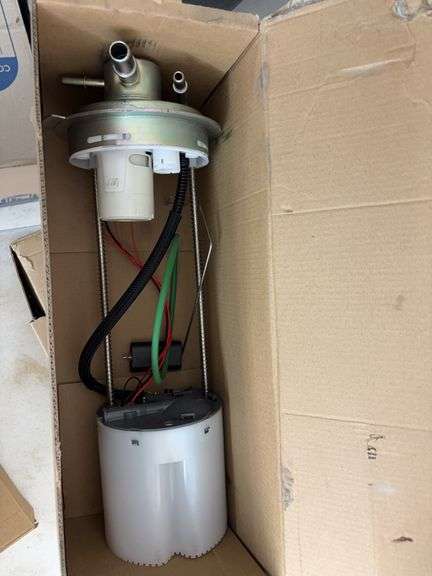 Electric fuel pump for Dodge Magnum and fuel pump assembly for a Chevy and GMC Sierra and Silverado image