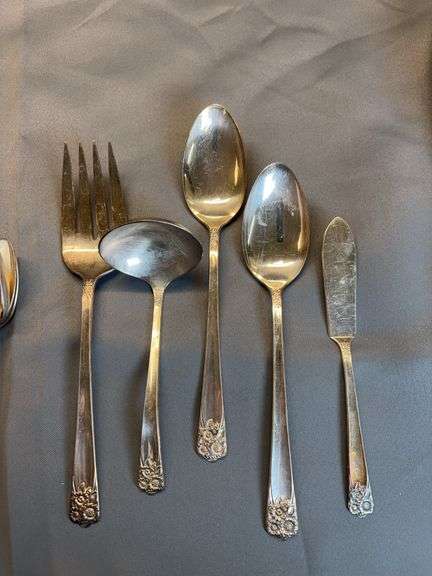 Roger Bros sliver plated silverware and miscellaneous sliver plated silverware image
