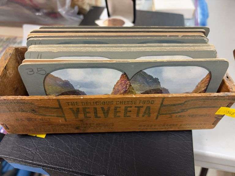 stereoscopic viewer cards and velvets box image