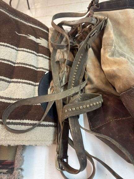 Quarter inch cable and metal fence ties image