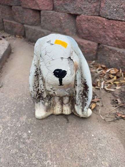 Rabbit stone yard decoration image
