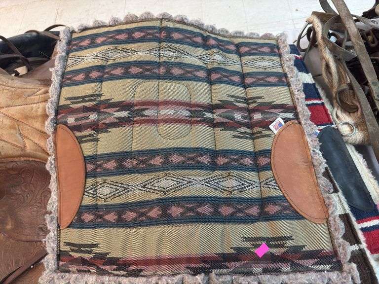 3 youth saddle pads image