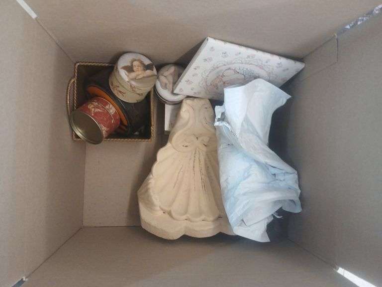 Box of angel decor/candles image