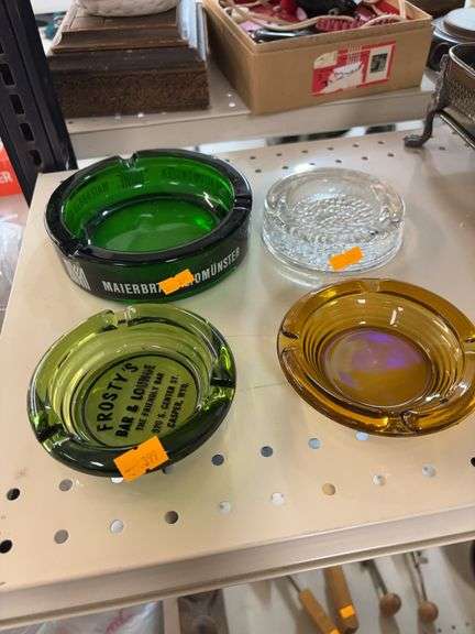 Miscellaneous ash trays image
