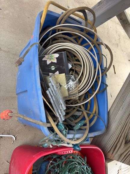 Tote of miscellaneous items image