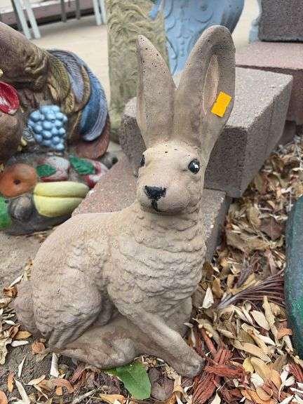 Rabbit stone yard decoration image