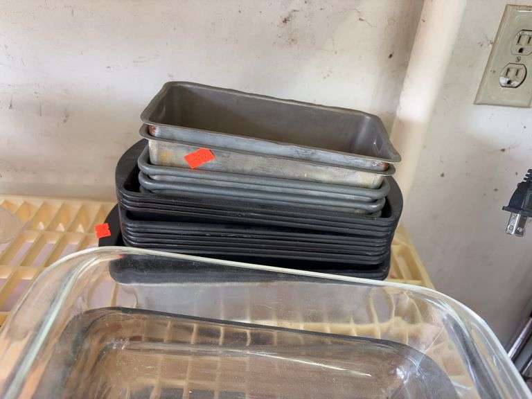 Baking loaf pans image