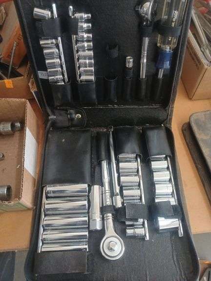 Craftsman rachet/tool set image