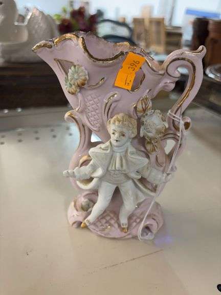 Porcelain vase image