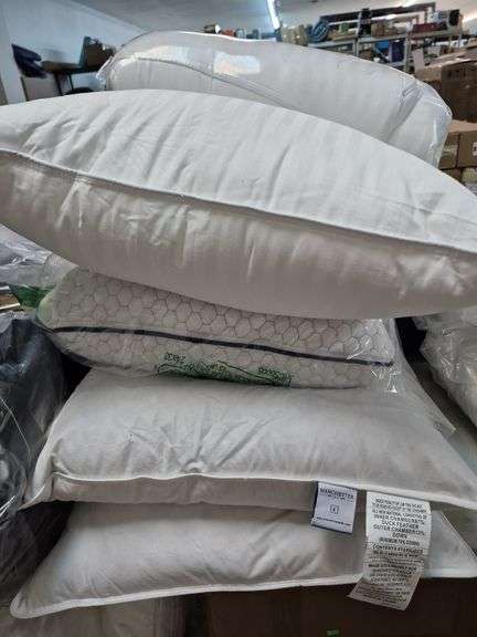 5 pillows white image