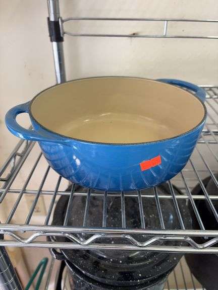 Le Creuset Dutch oven image