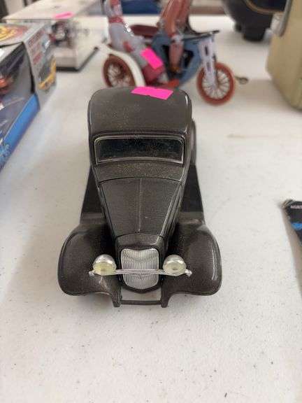 Collectible Die-cast car image