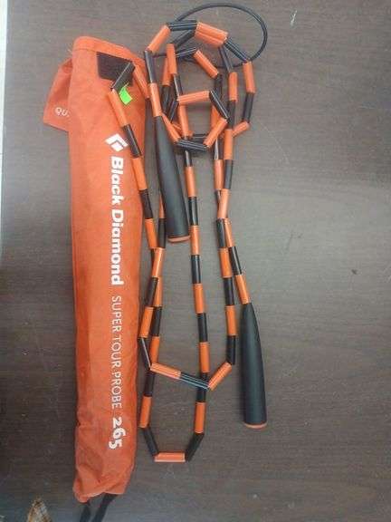 Black diamond tour prob and jump rope. image