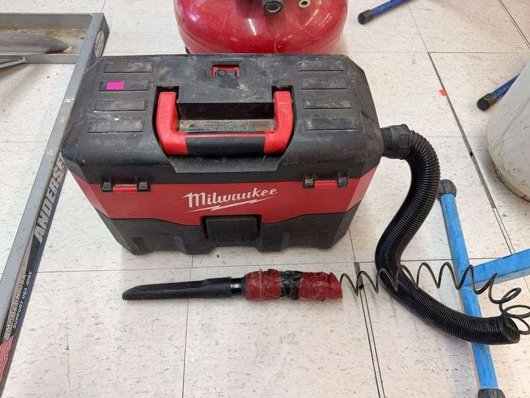 Milwaukee Wet/Dry Vac will need new hose it’s damaged and unusable image