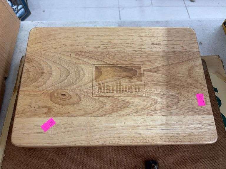 Marlboro poker set image