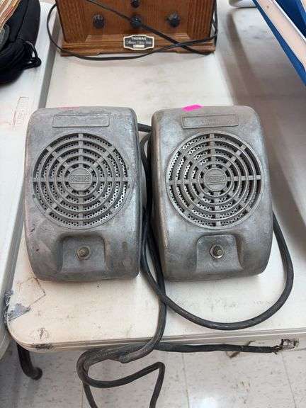 vintage Koropp Drive-In Movie Theater speaker image