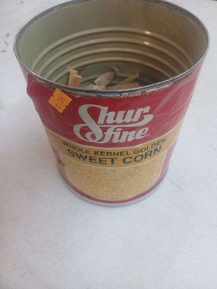 Can of clothes pins image