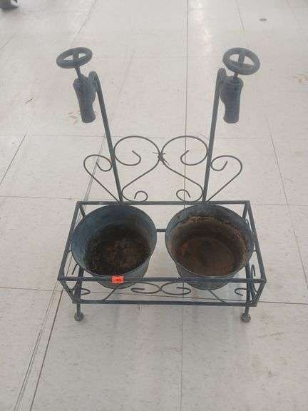 Metal water faucet decor image