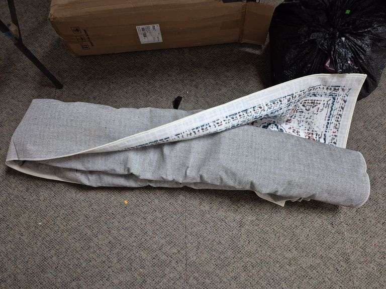 8x10/9x12 area rug that's washable image