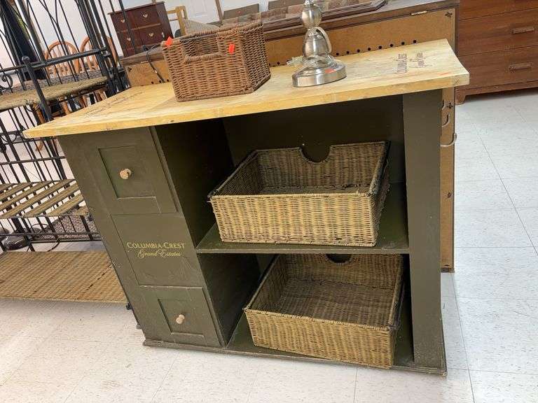 COLUMBIA CREST Grand Estates with wicker baskets image