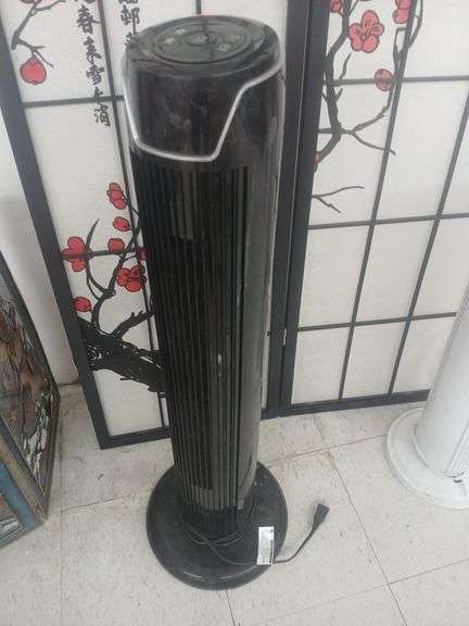 Oscillating fan black image