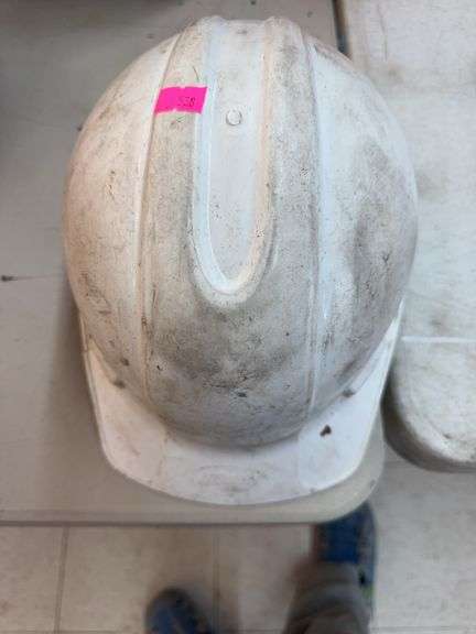White SafetyHard Hat image