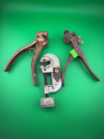 Vintage saw set tools, pipe/ tool cutter small box of drill bit set image