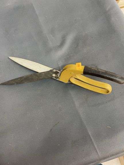 John Deere shears image