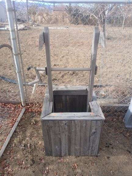 Wooden well yard decor image