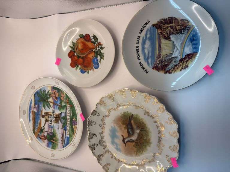 Commemorative plates image
