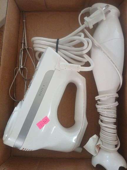 Kitchen aid blenders. image