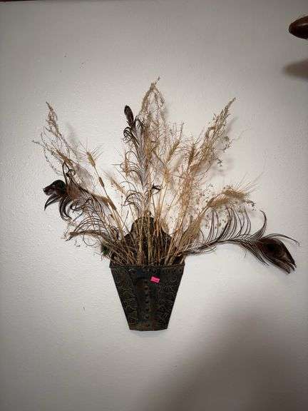 Metal wall vase with arrangement image