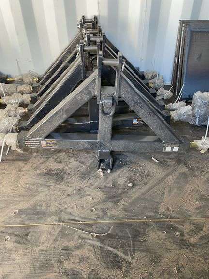 New wolverine three-point receiver hitch attachment. Model TQH2602C. image