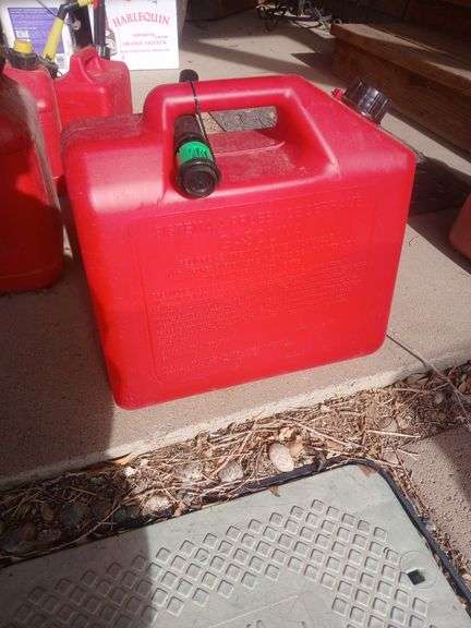 5 gallon gas can. image