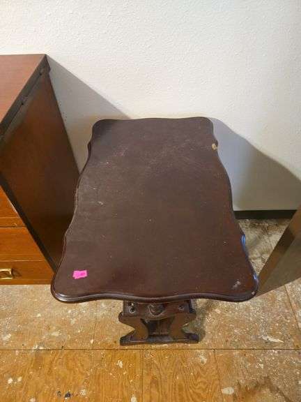 Magazine End Table image