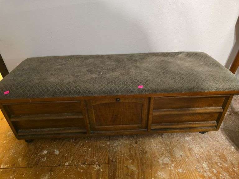 Lane Cedar Chest Bench image