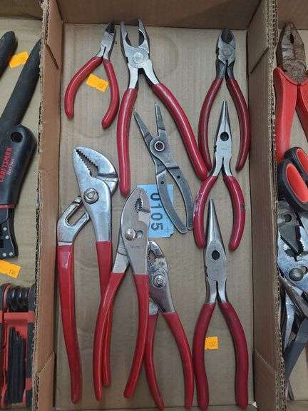 4 pairs pliers,  3 pairs  wire cutters,  2 needle nose pliers image