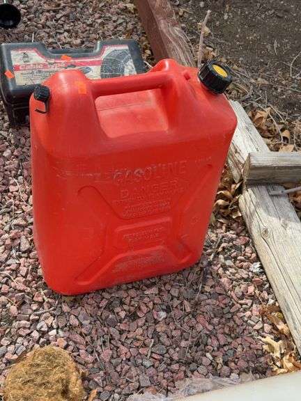 5 gallon gas can image