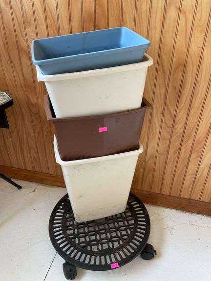 For small plastic, trash cans and a rolling plant base image