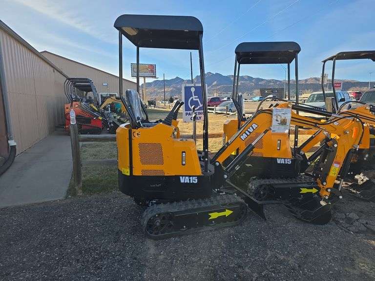 Miva VA15 mini Excavator image