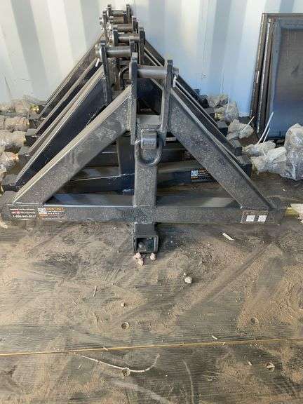 New wolverine three-point receiver hitch attachment. Model TQH2602C. image