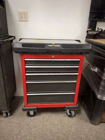 Craftsman to box with contents image