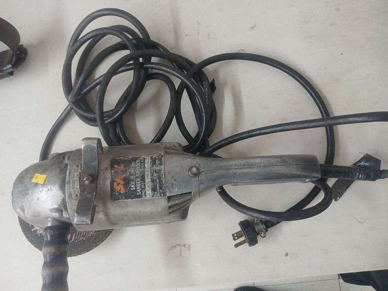 Skil 9 inch Sander/Grinder image
