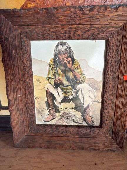 Lot of 2 pictures. image