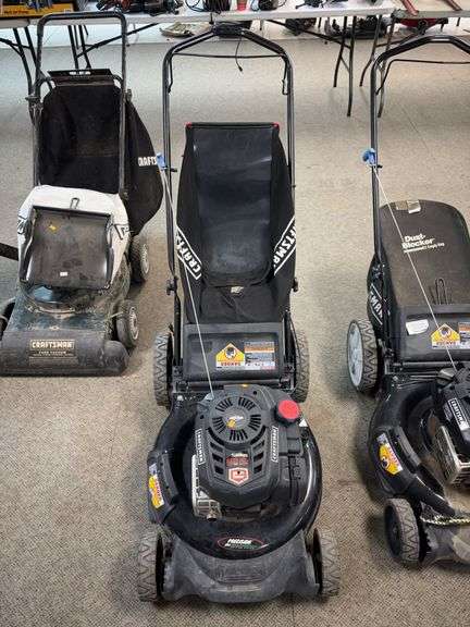 Craftsman 7.25 Briggs & Stratton lawn mower and extra grass bag image