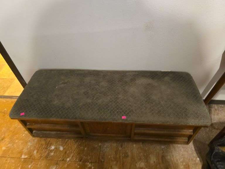 Lane Cedar Chest Bench image