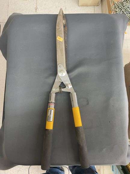 Craftsman hedge shears image