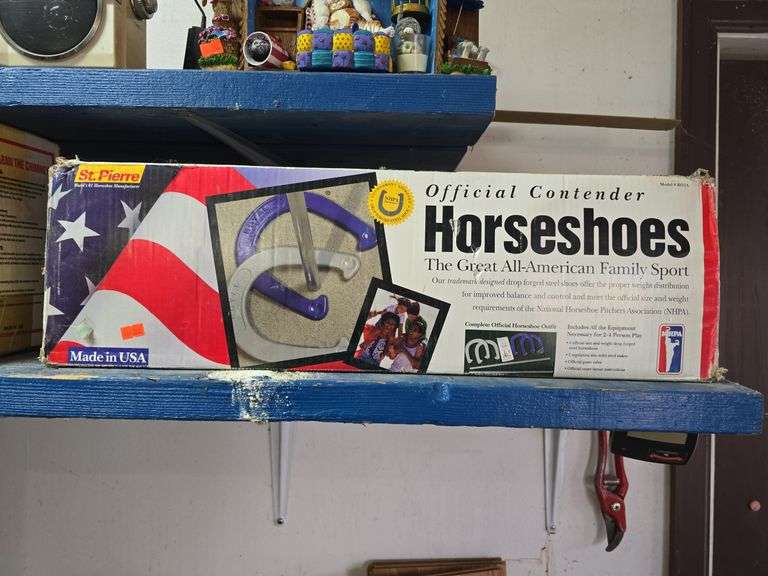 Horseshoes image