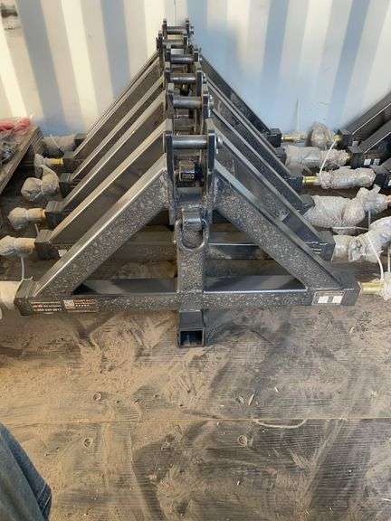 New wolverine three-point receiver hitch attachment. Model TQH2602C. image